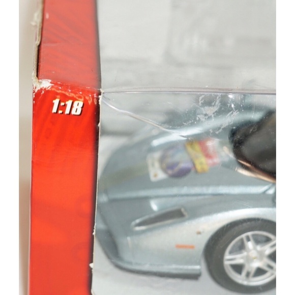 Hot Wheels Enzo Ferrari 1:18 60th Anniversary - Picture 5 of 10